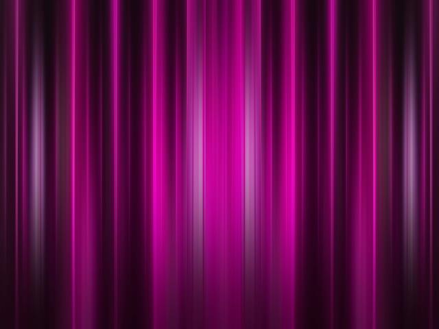 Violette Lichter vor dunklem Hintergrund